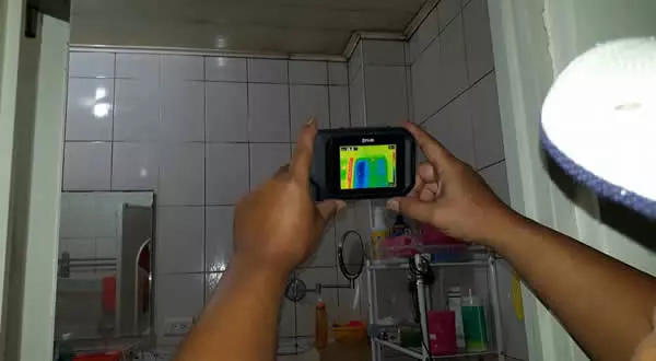 浴室和天花板漏水熱像儀檢測冷水管漏水-屏東抓漏